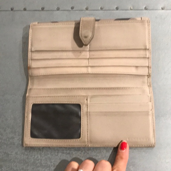 Authentic Burberry Wallet - Picture 3 of 7